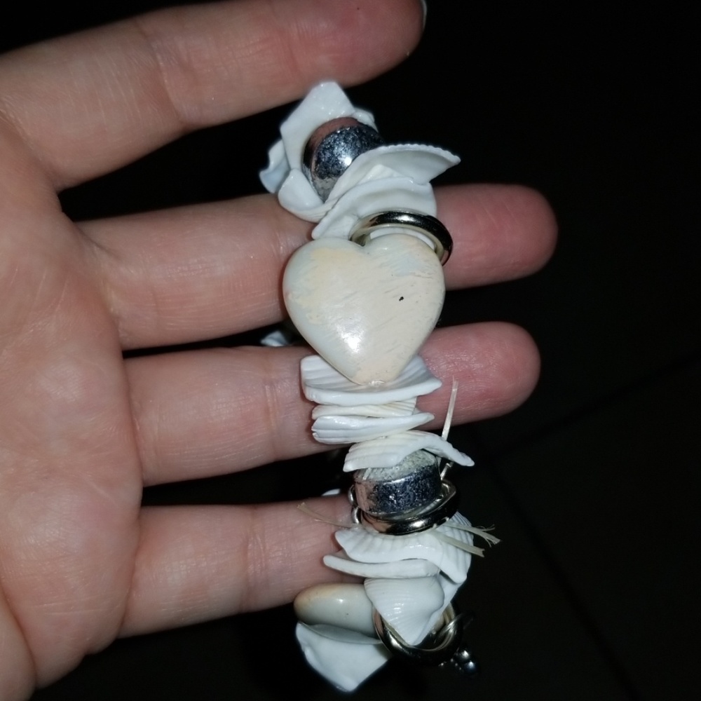 Shell bracelet - Picture 3 of 3